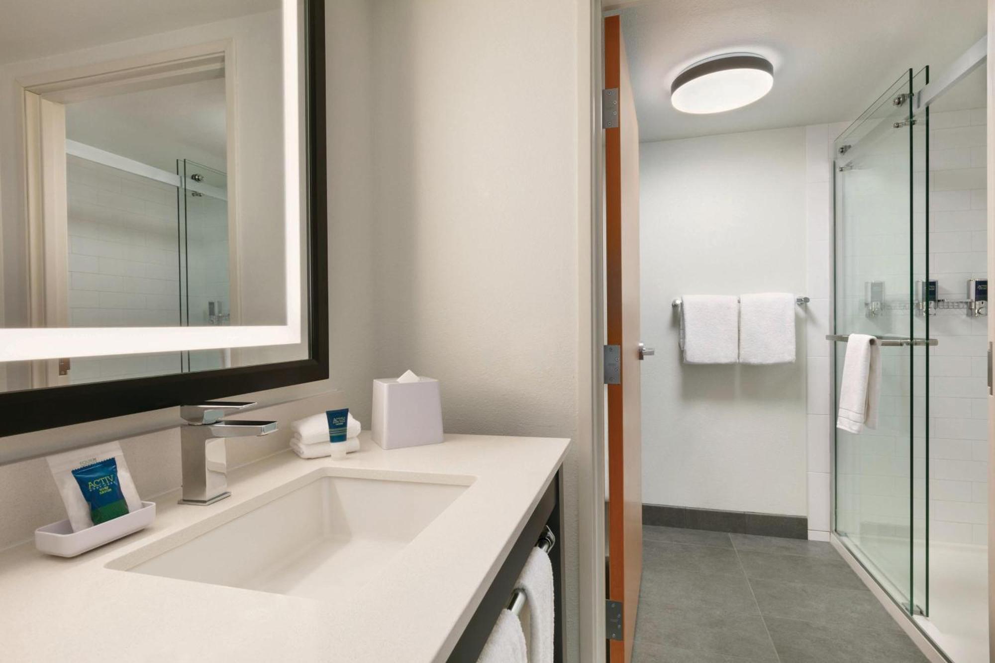 Four Points By Sheraton Arena Hotel 4*