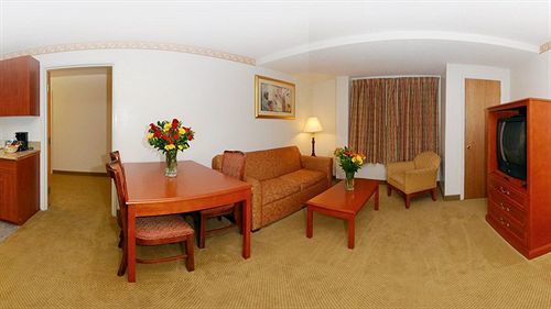 Four Points By Sheraton Arena