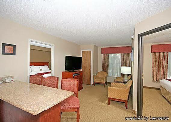 Four Points By Sheraton Arena Raleigh