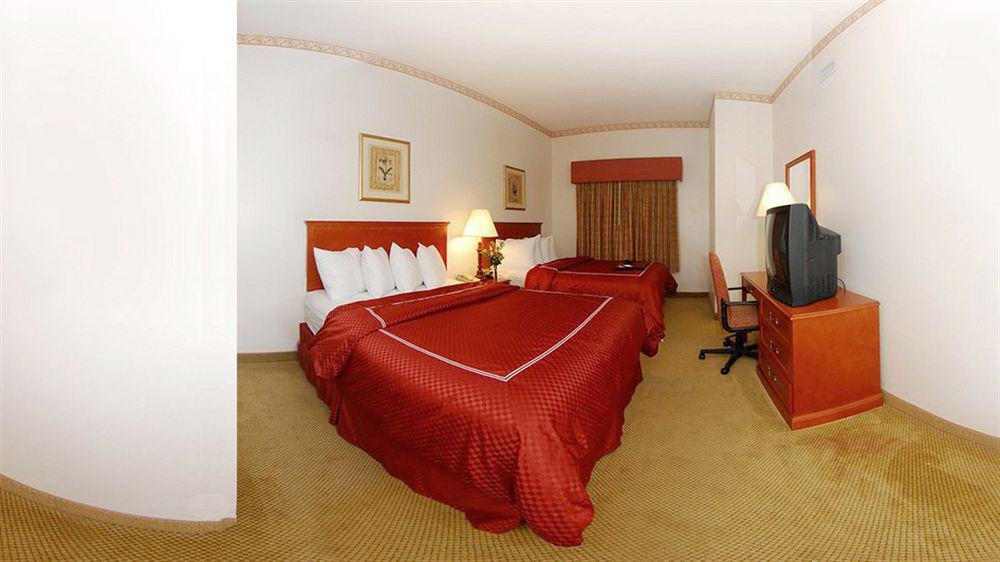 Four Points By Sheraton Arena Hotel 4*